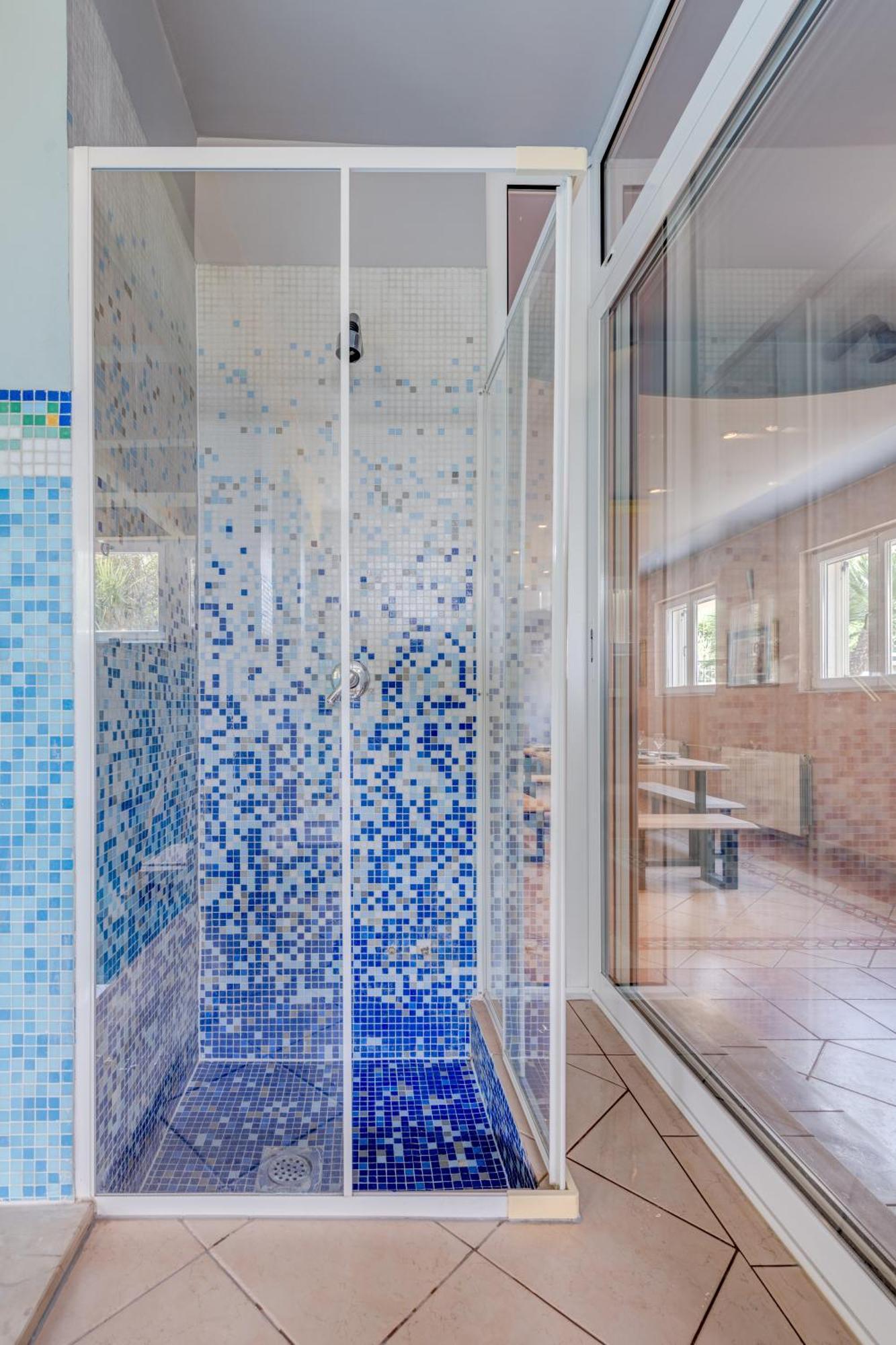 Blue Dolphin Apartment - Private Indoor Pool, Jacuzzi, Garden Спліт Екстер'єр фото