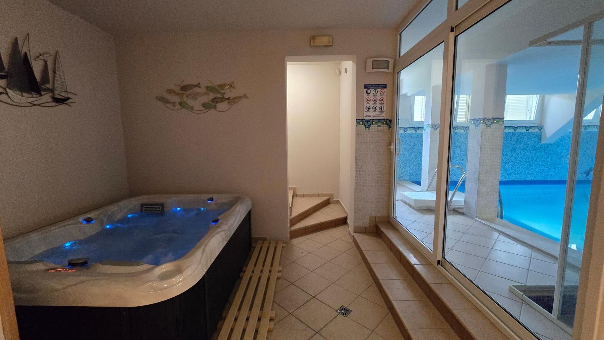Blue Dolphin Apartment - Private Indoor Pool, Jacuzzi, Garden Спліт Екстер'єр фото